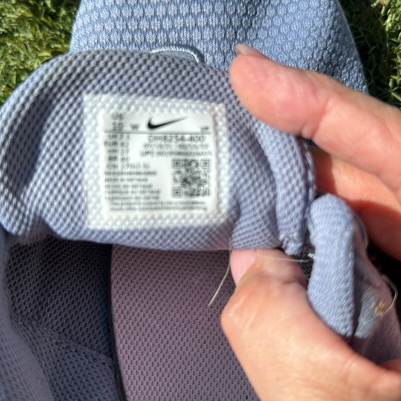 Nike Women’s sneakers size 10 - Picture 5 of 6